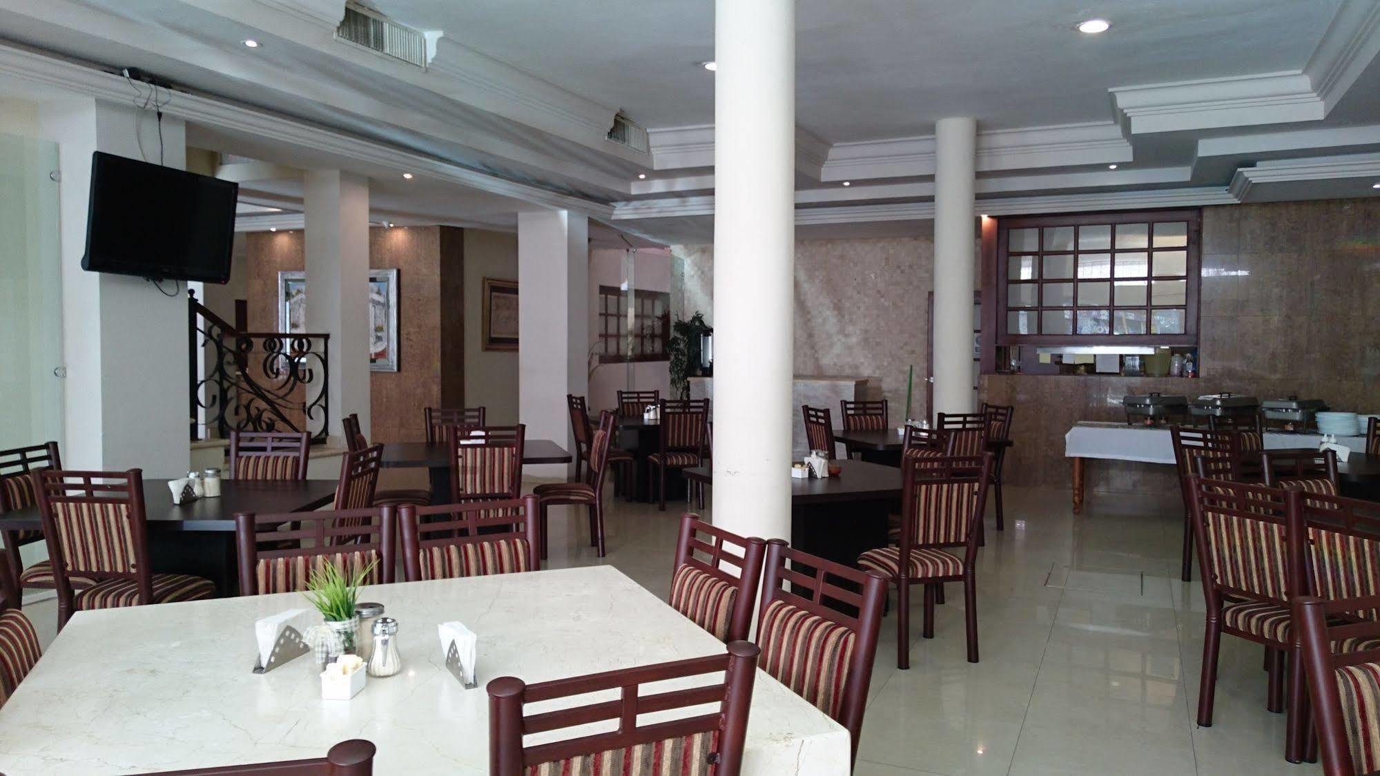 Savoy Express Hotel Torreón Exterior foto